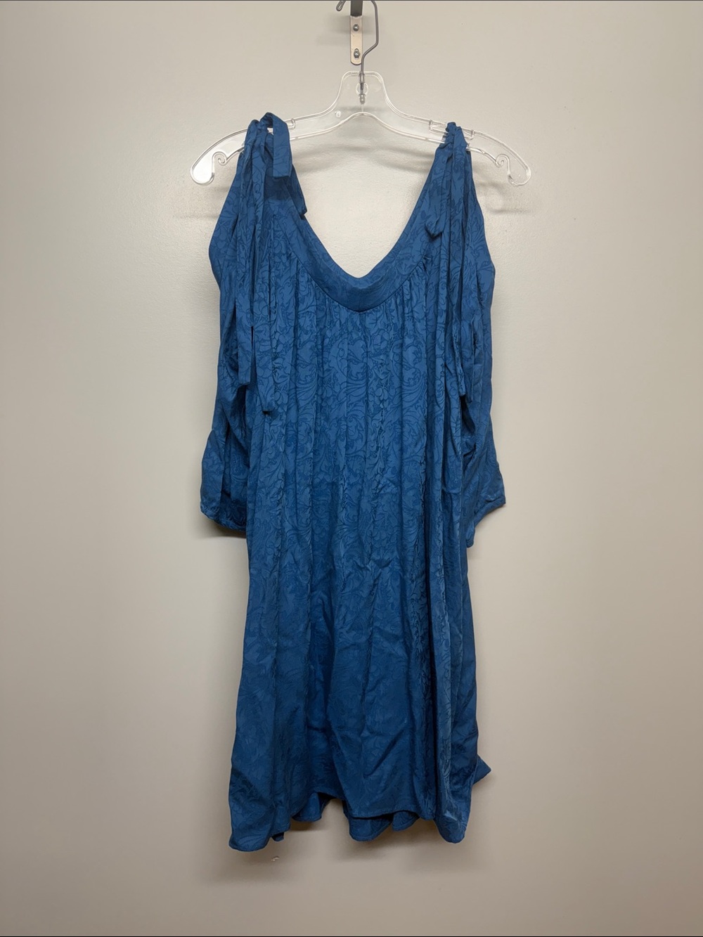 HOLDING HORSES Anthropologie Blue Cold Shoulder Floral Midi Dress